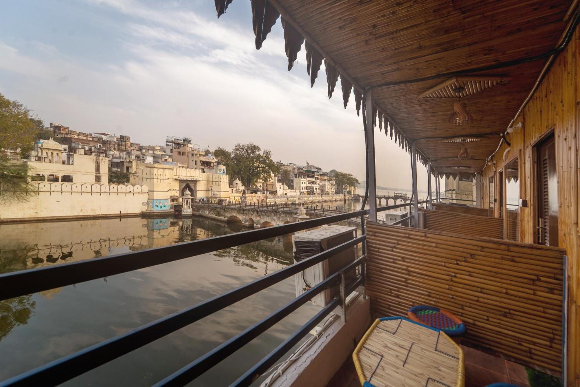 Venice View Hotel & Restaurant Udaipur Eksteriør billede