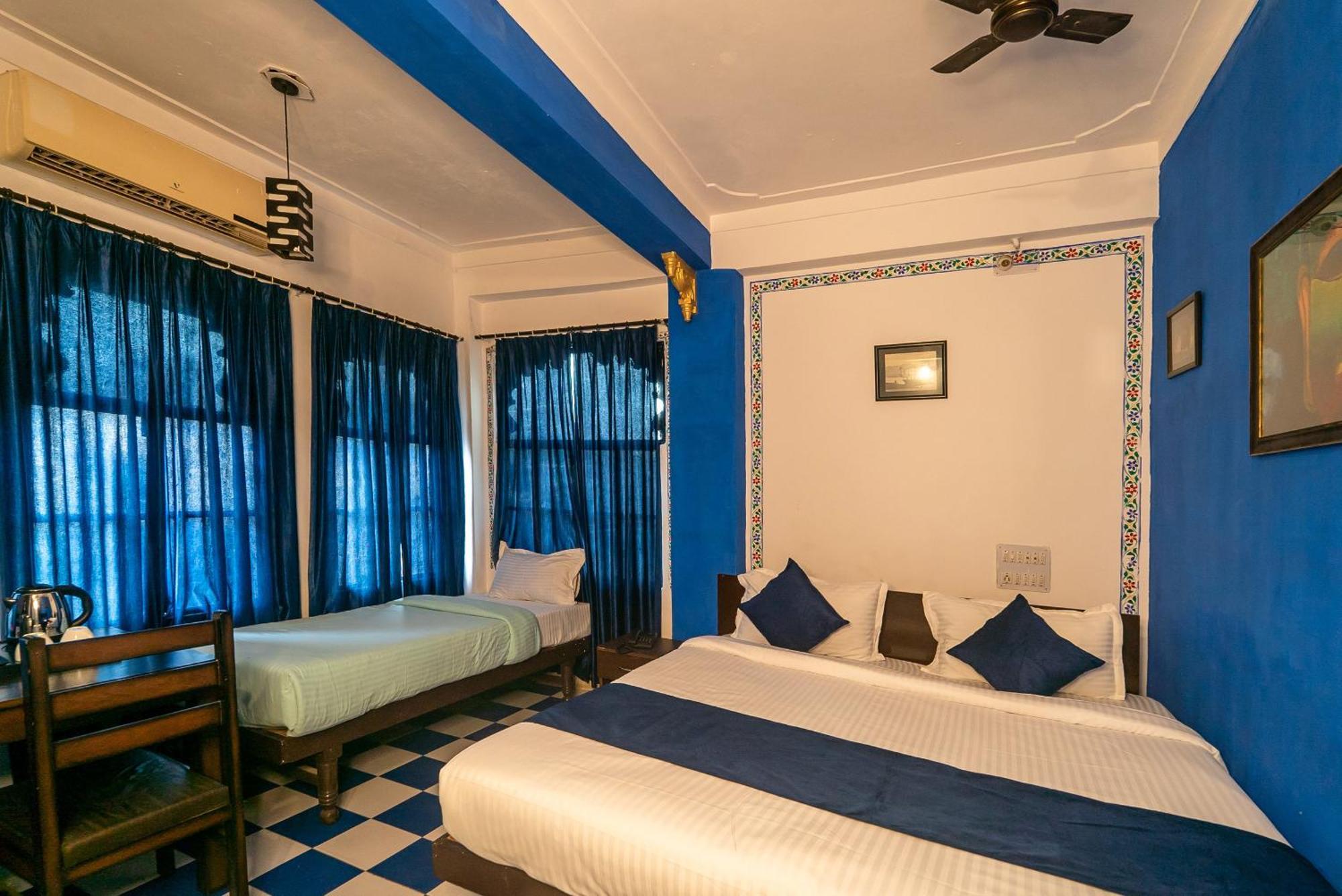 Venice View Hotel & Restaurant Udaipur Eksteriør billede